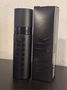 MILK MAKEUP Pore Eclipse Mattifying +
Blurring Transfer-Proof Setting Spray